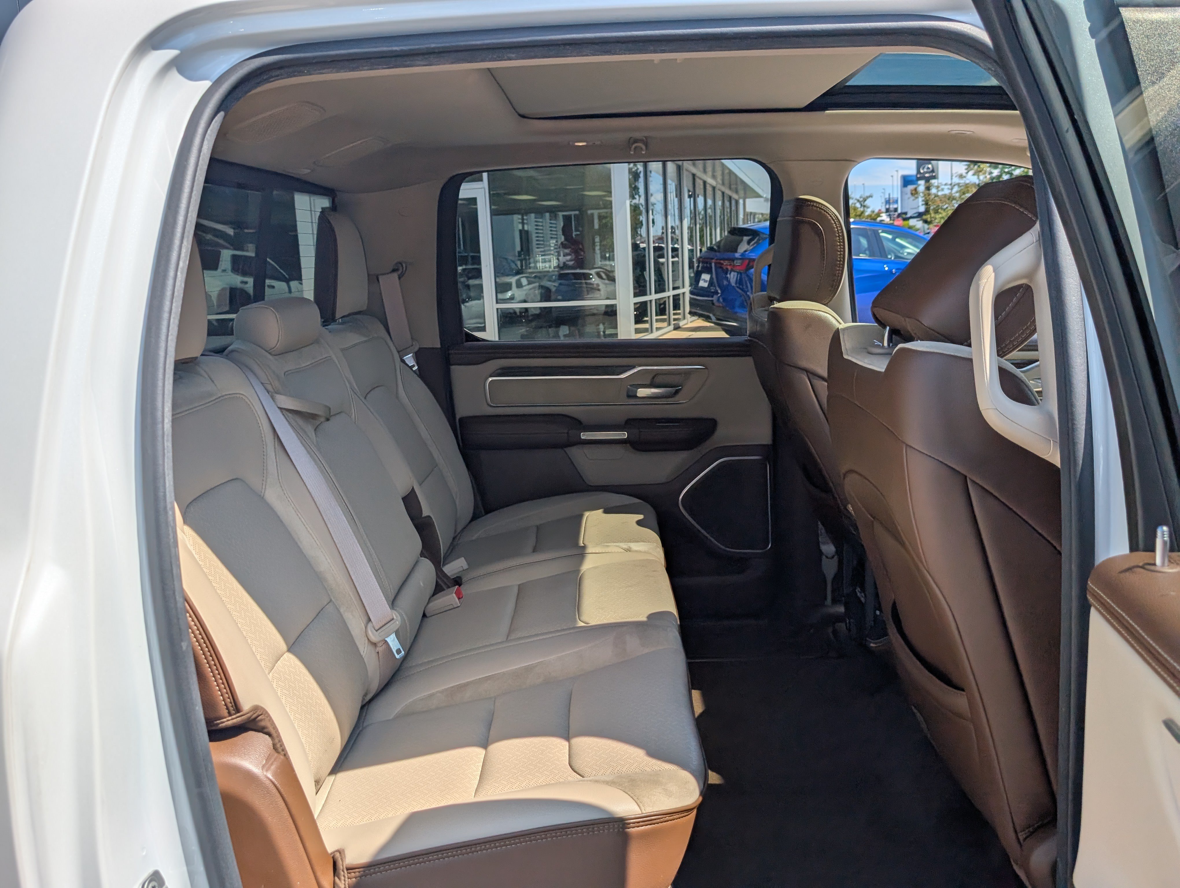 Used 2020 RAM 1500 Laramie AWD/4WD image 12