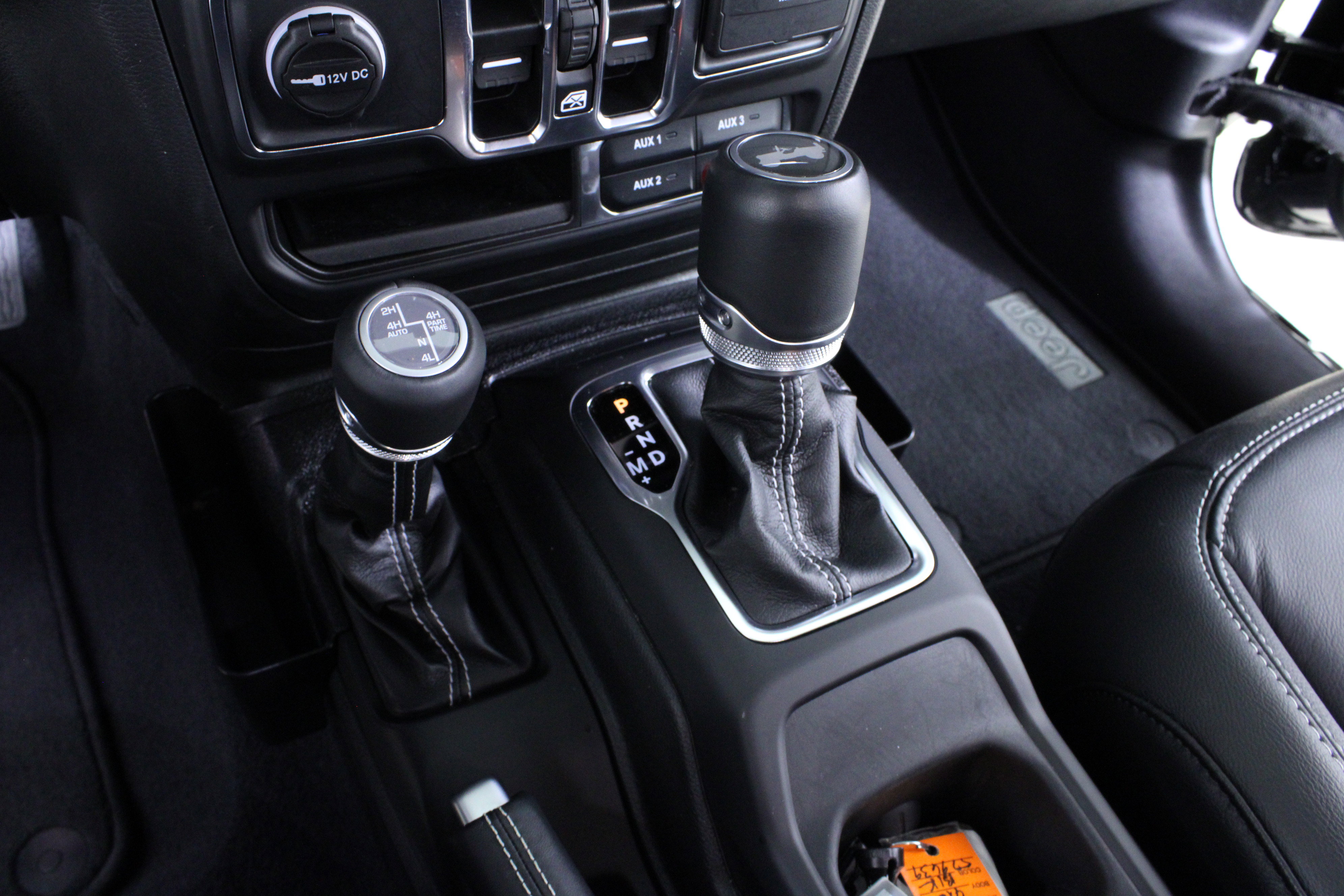 Used 2023 Jeep Wrangler Sahara w/ Cold Weather Group image 30