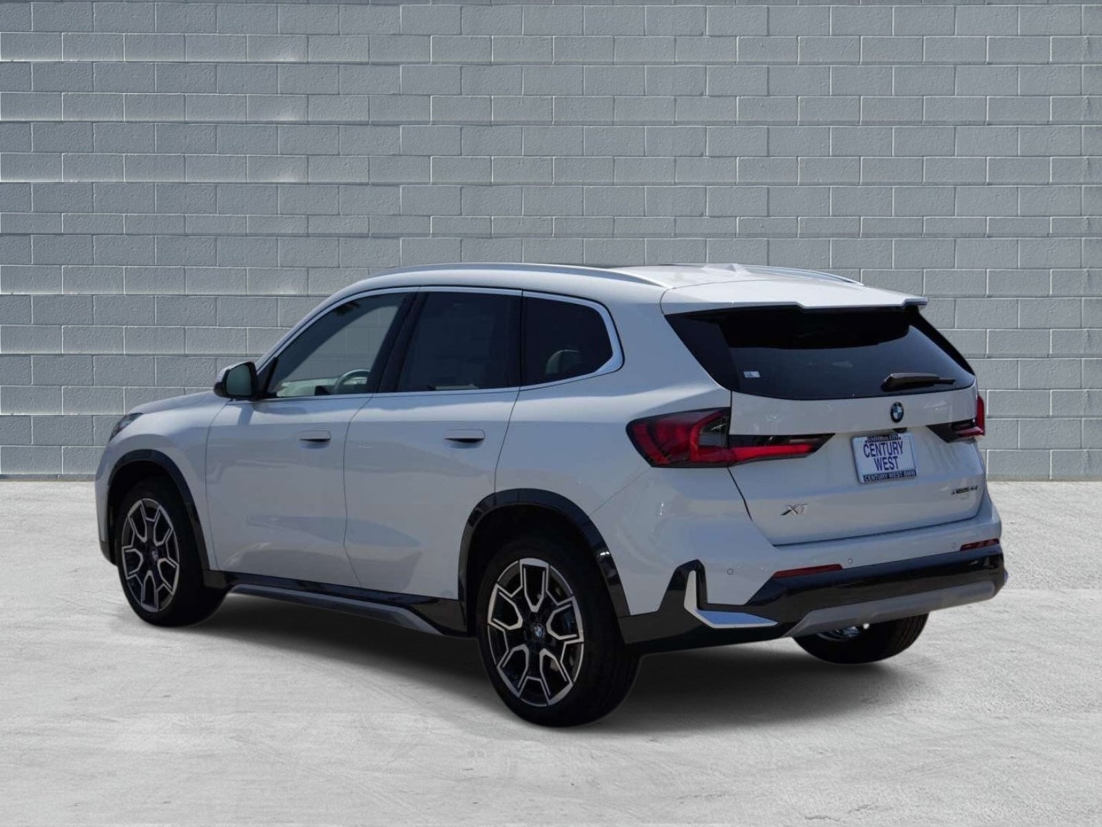 New 2027 BMW X1 xDrive28i AWD/4WD image 3