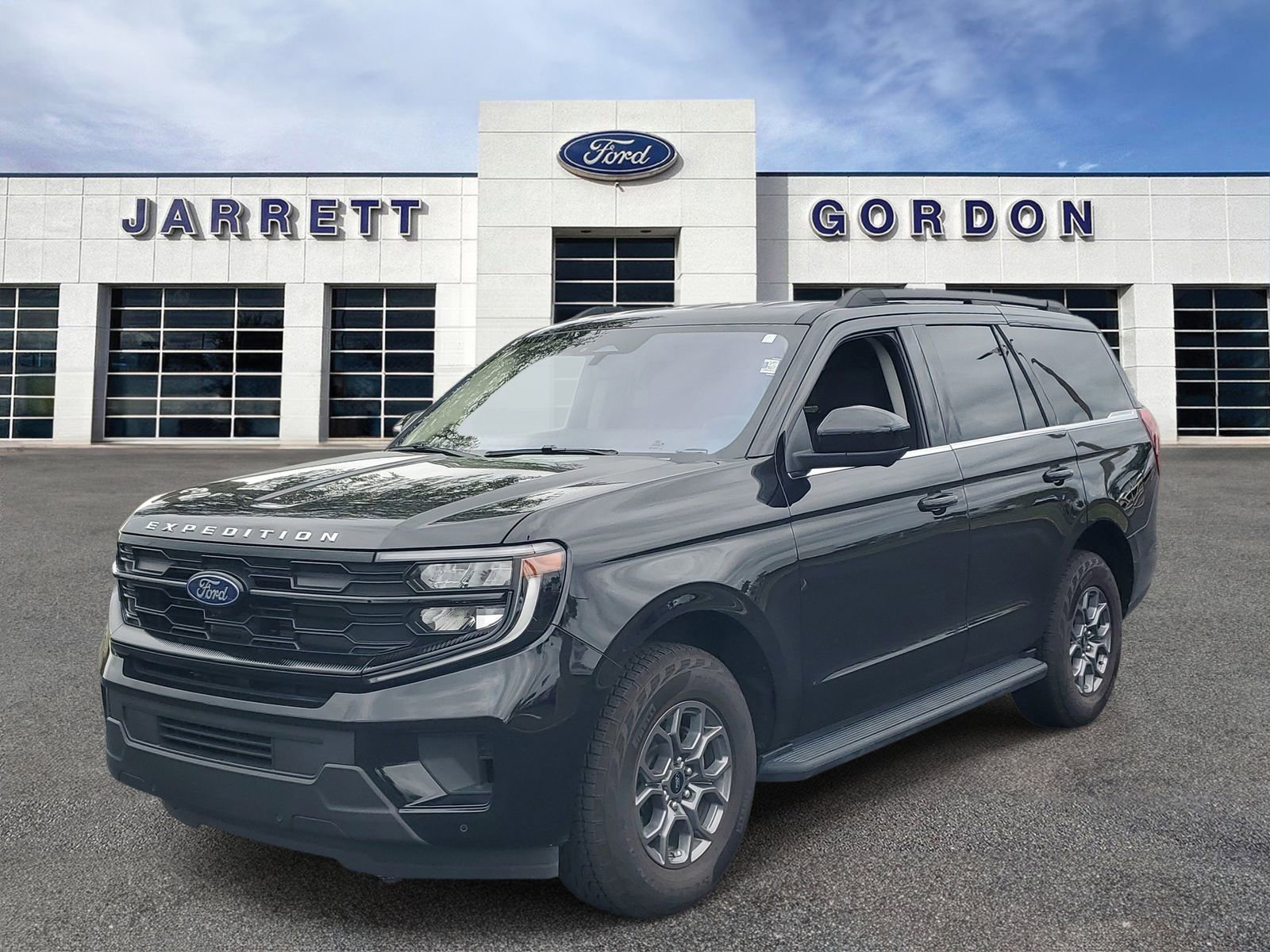 Certified 2025 Ford Expedition Active image 2