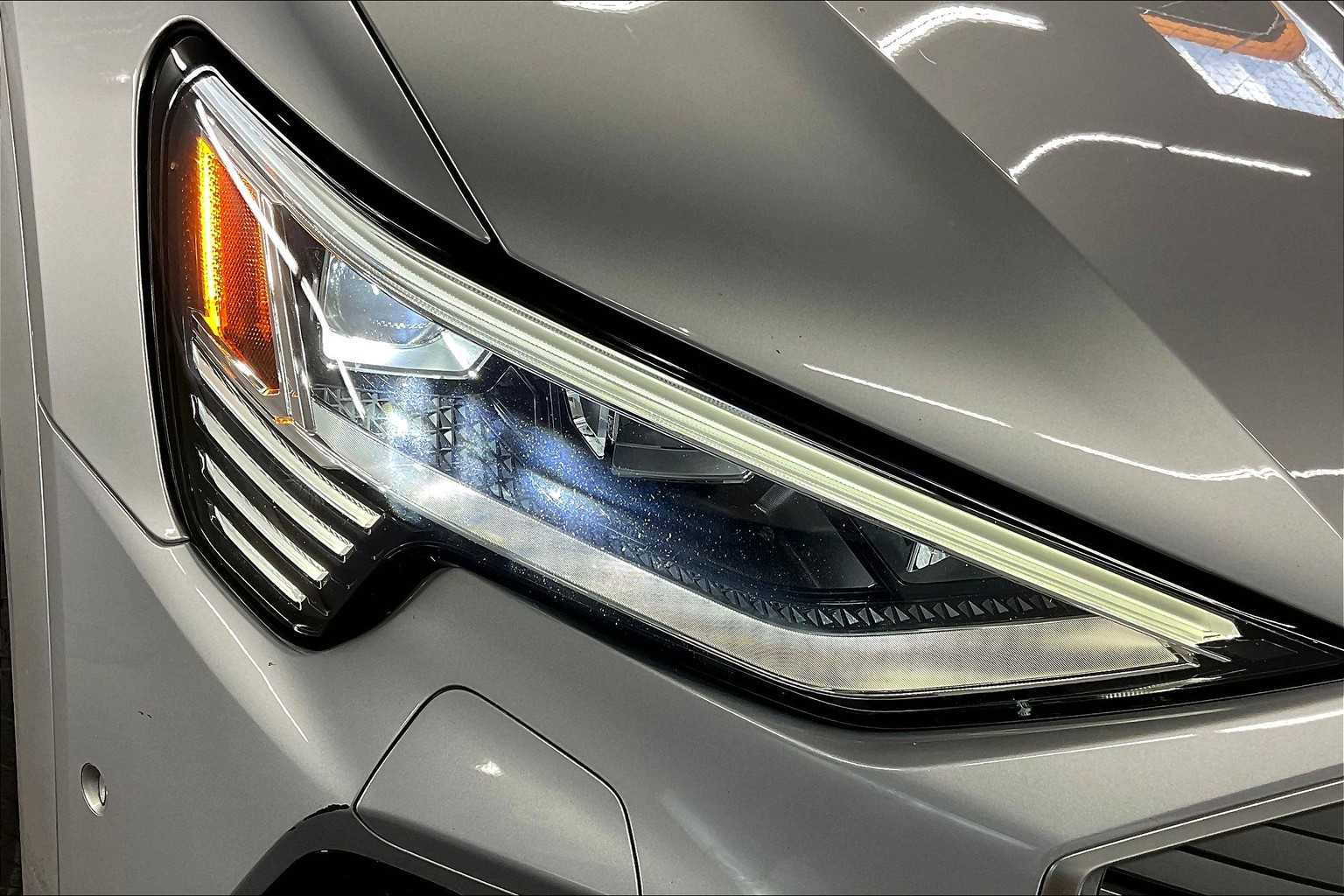 Certified 2022 Audi e-tron Premium Plus w/ Premium Plus Package image 29