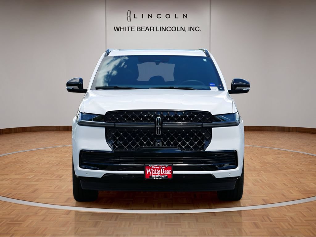Used 2026 Lincoln Navigator Reserve w/ Jet Appearance Package AWD/4WD image 2