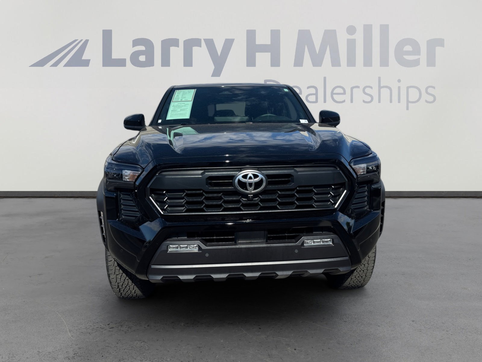 Certified 2025 Toyota Tacoma TRD Off-Road w/ TRD Off Road Premium Package image 8