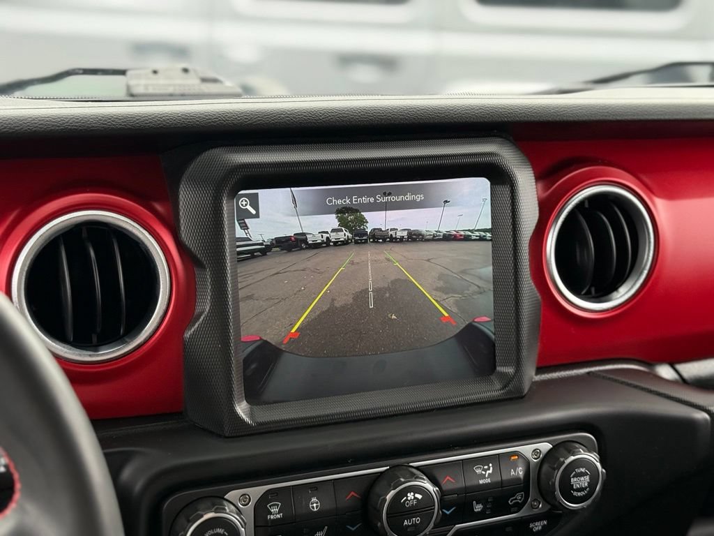 Used 2023 Jeep Gladiator Rubicon w/ Cold Weather Group AWD/4WD image 4