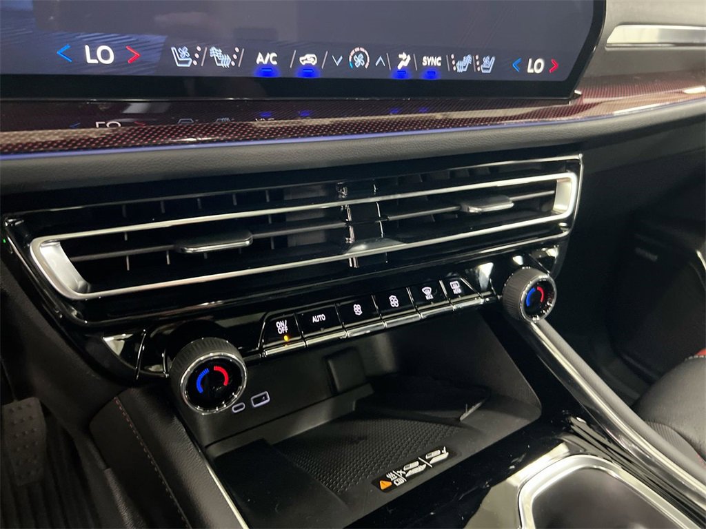 New 2026 Chevrolet Traverse RS w/ LPO, Floor Liner Package image 16