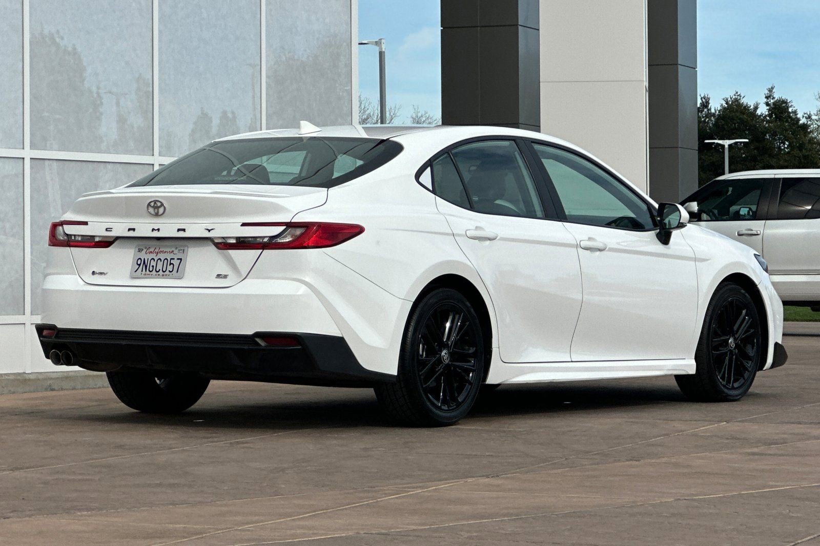 Certified 2025 Toyota Camry SE image 4