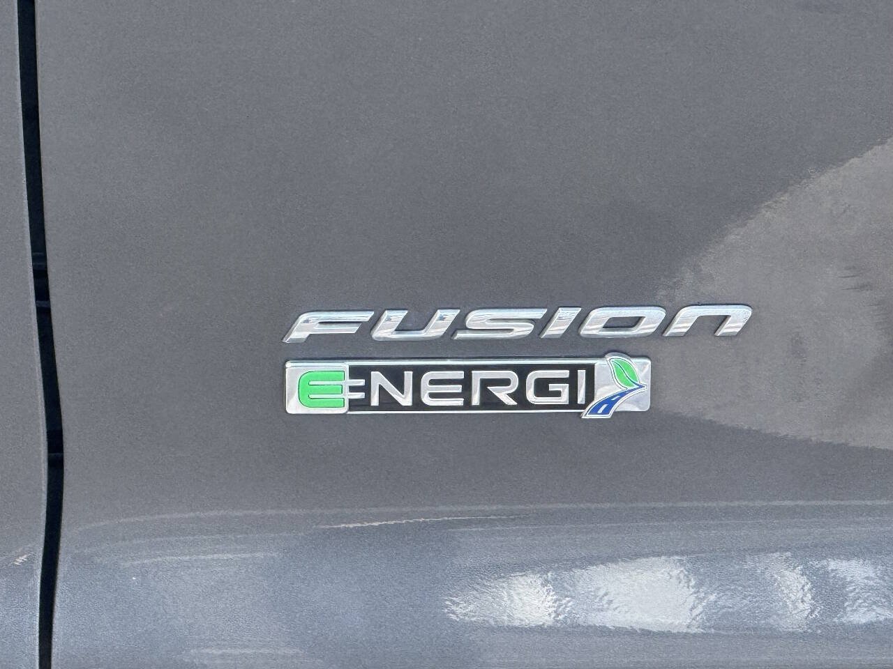Used 2016 Ford Fusion Energi Titanium w/ Driver Assist Package FWD image 18