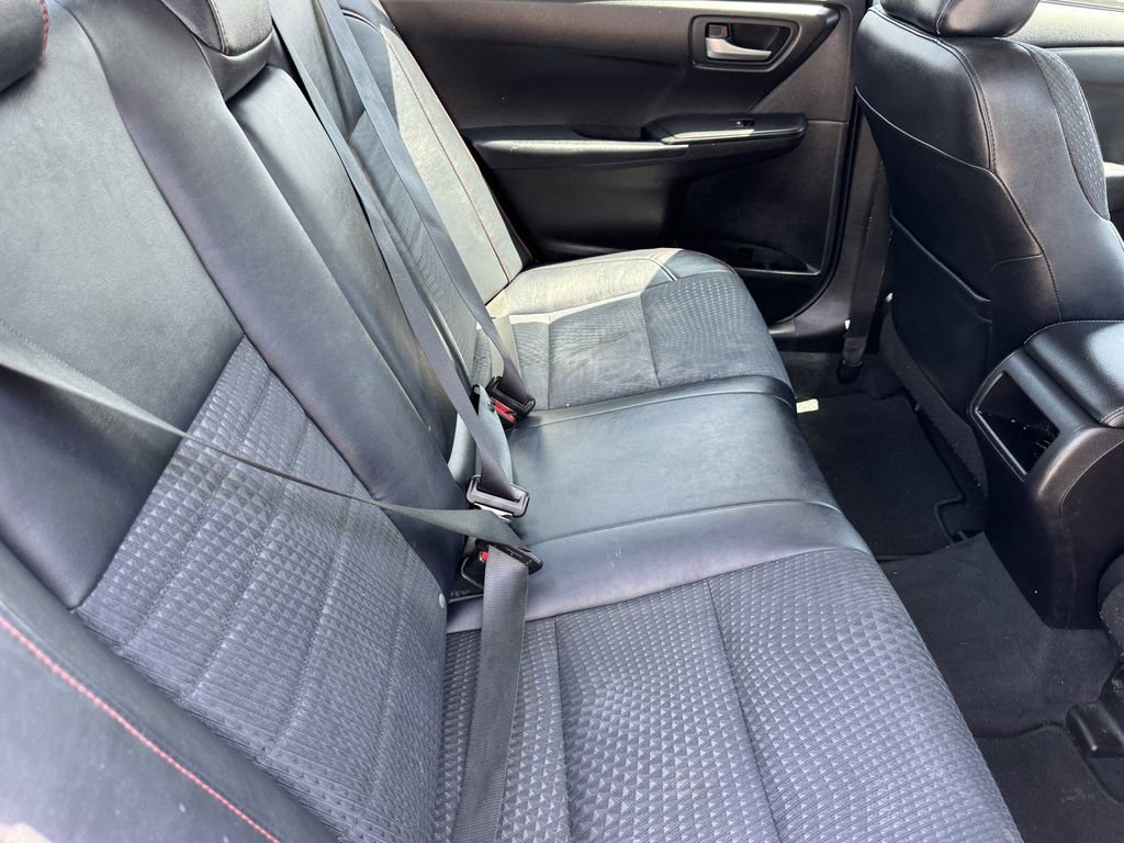 Used 2015 Toyota Camry SE FWD image 10
