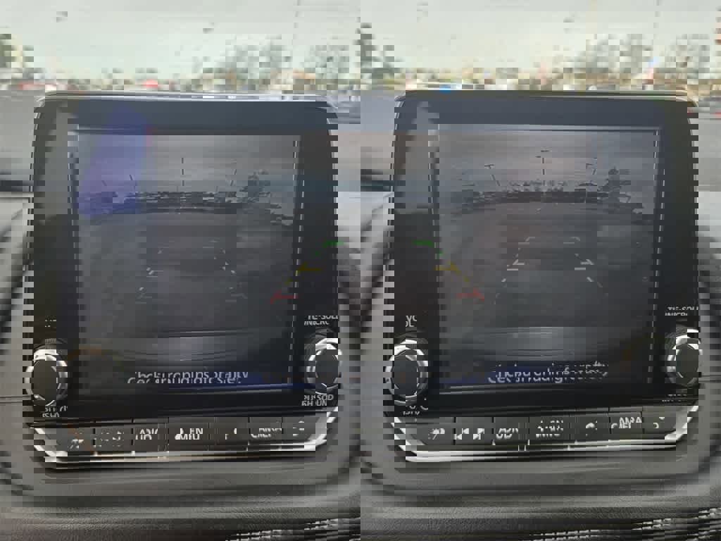 Used 2024 Nissan Rogue S image 11