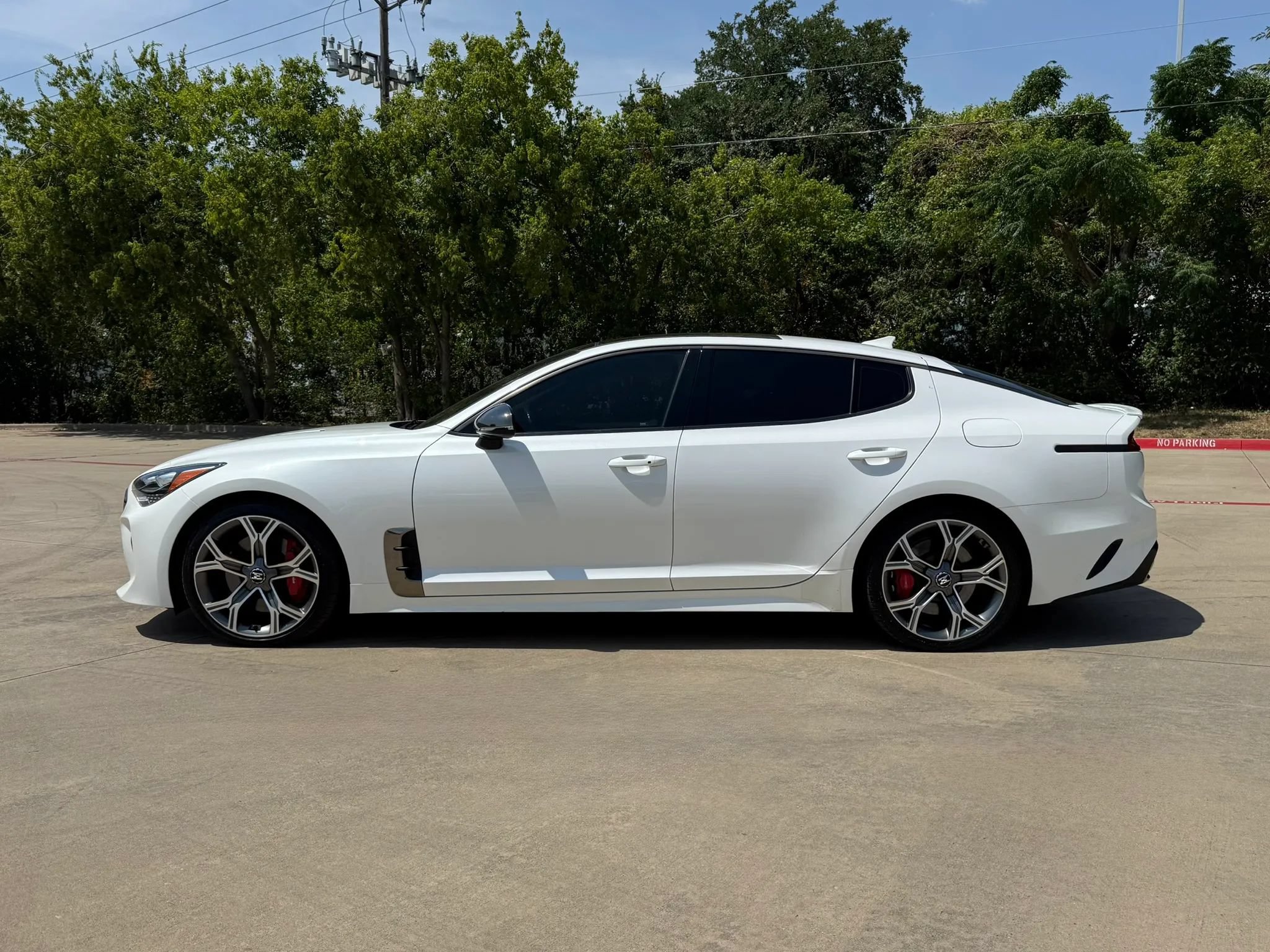 Used 2018 Kia Stinger GT2 RWD image 3