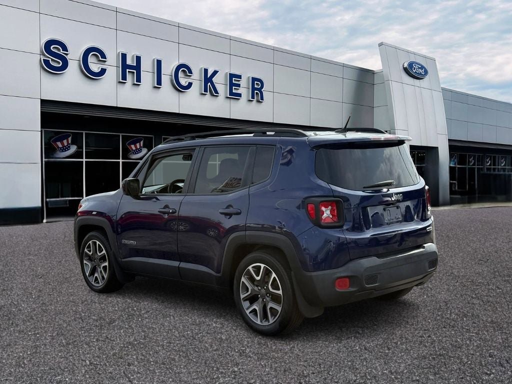 Used 2017 Jeep Renegade Latitude FWD image 3