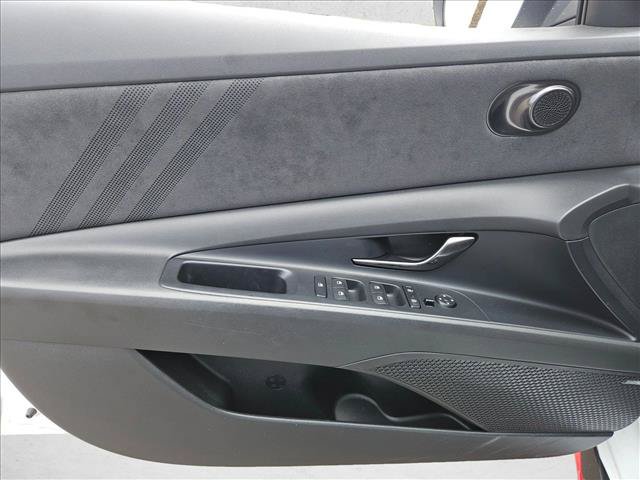 Used 2022 Hyundai Elantra N FWD image 19