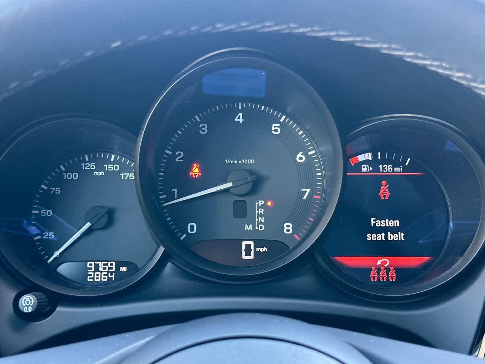 Certified 2025 Porsche Macan AWD/4WD image 28