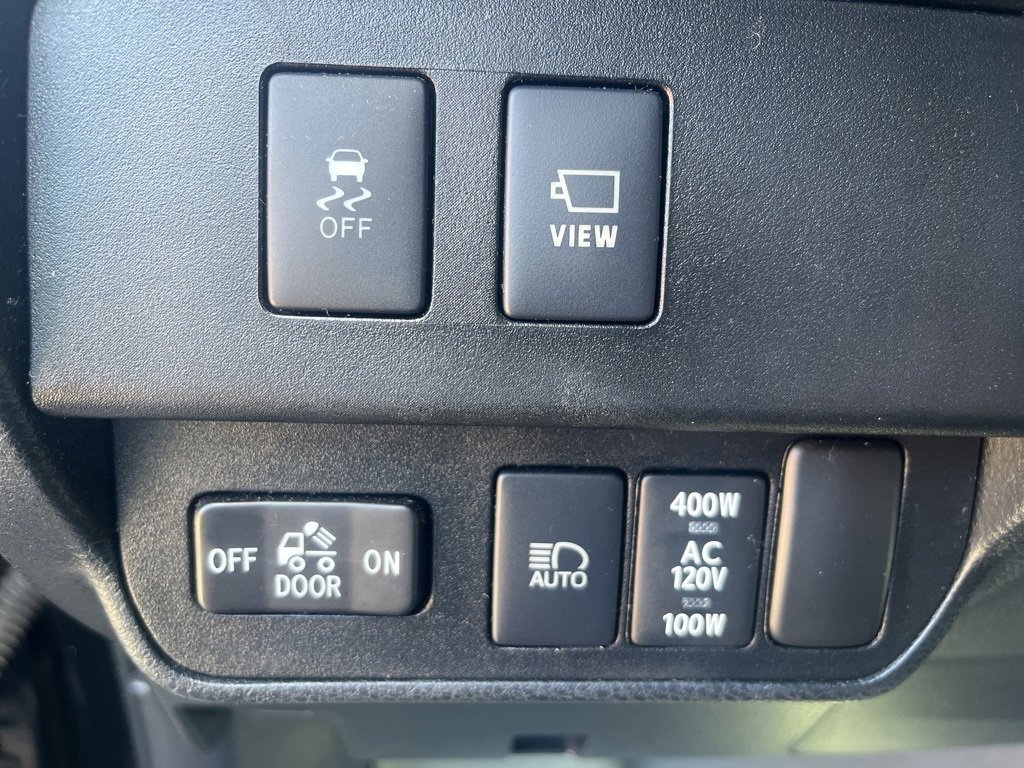 Used 2020 Toyota Tacoma Limited image 27