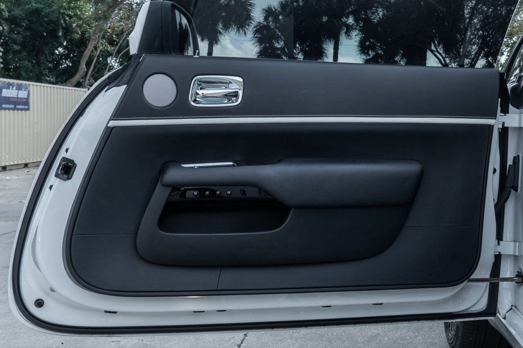 Used 2019 Rolls-Royce Wraith image 24