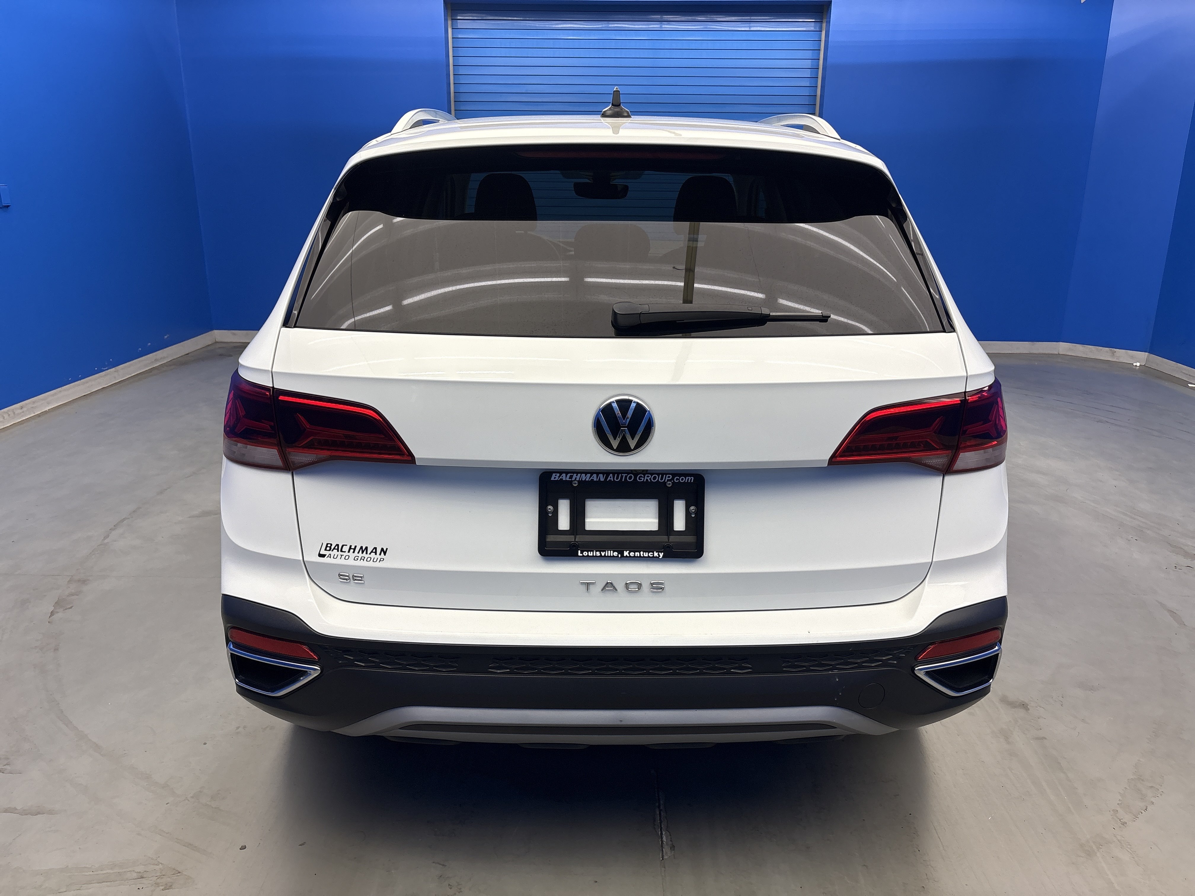 Certified 2023 Volkswagen Taos SE w/ Panoramic Sunroof Package FWD image 6