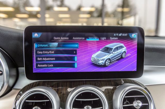 Used 2021 Mercedes-Benz GLC 300 4MATIC image 24