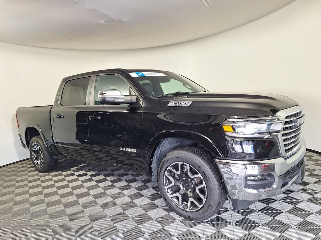 Used 2025 RAM 1500 Laramie AWD/4WD image 3