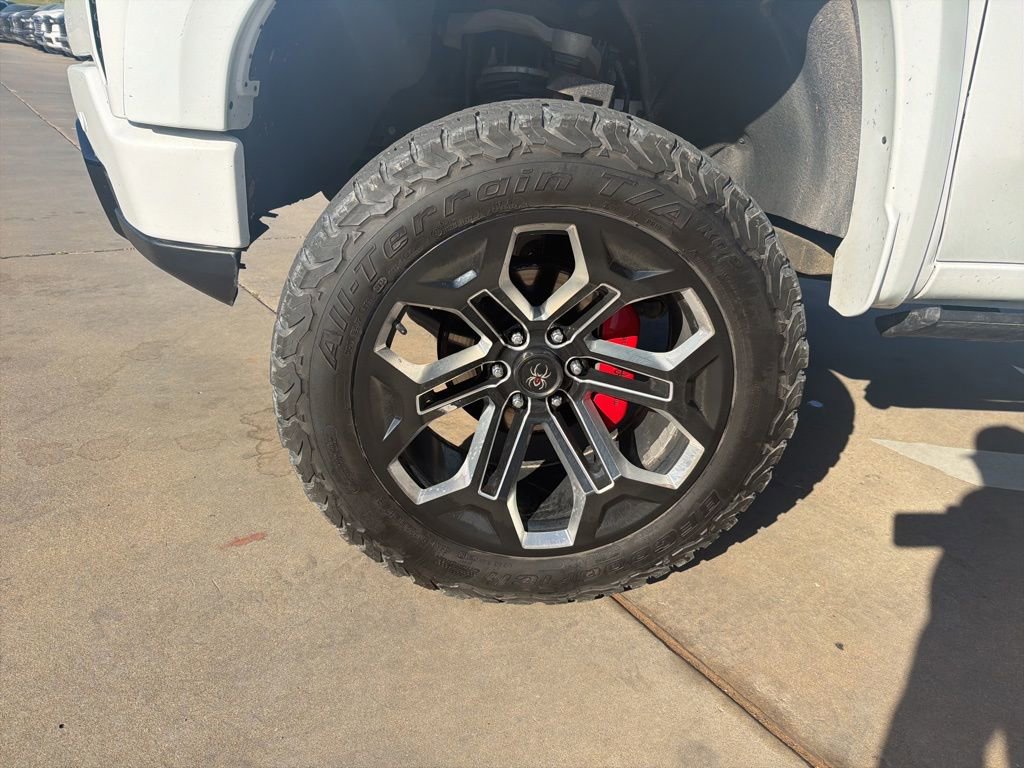 Used 2024 GMC Sierra 1500 AT4 w/ Technology Package image 9