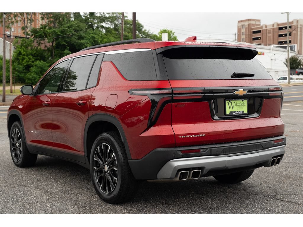Used 2025 Chevrolet Traverse LT w/ Sun and Wheel Package FWD image 6