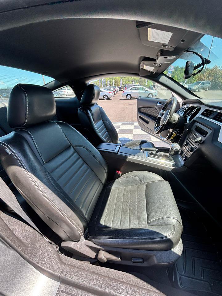 Used 2010 Ford Mustang GT RWD image 22