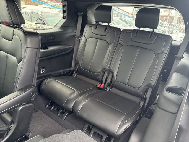 Used 2025 Jeep Grand Cherokee L Limited image 21