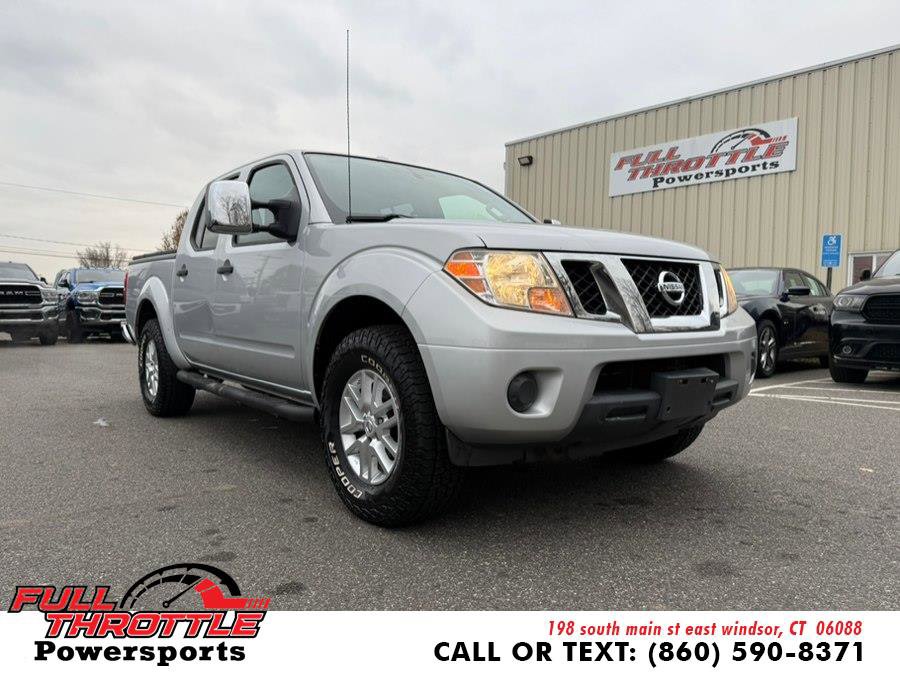 Used 2015 Nissan Frontier SV image 1