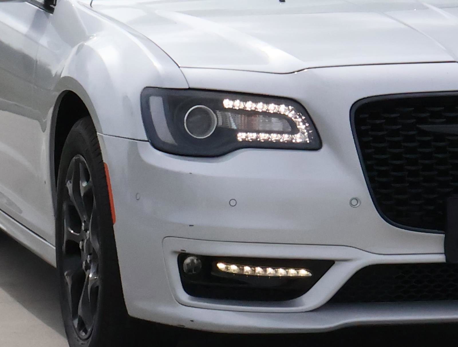 Used 2023 Chrysler 300 Touring L w/ Popular Equipment Group image 7