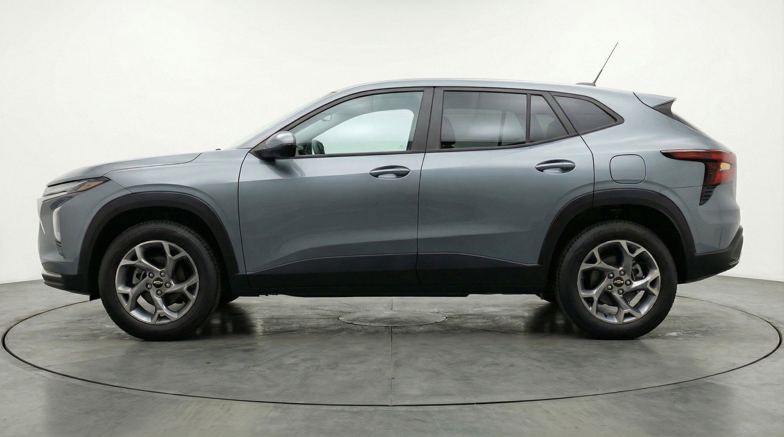 Used 2025 Chevrolet Trax LT image 5