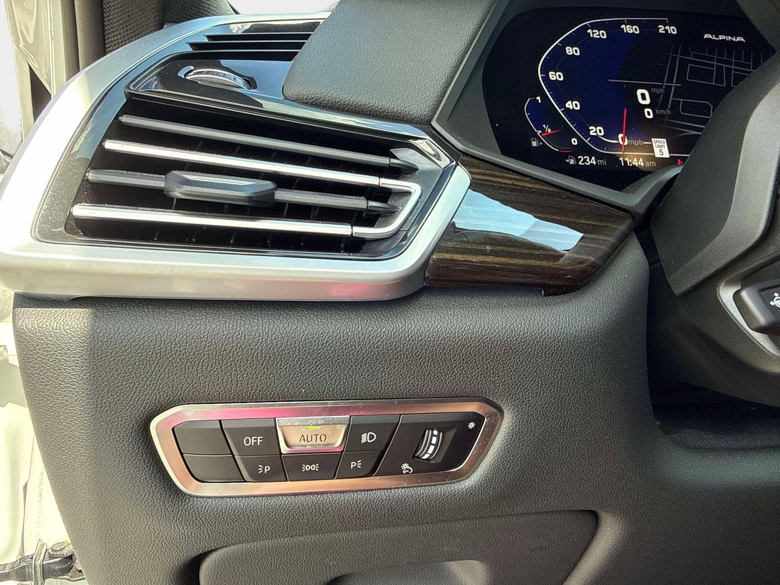 Used 2023 BMW X6 xDrive40i w/ Premium Package image 59