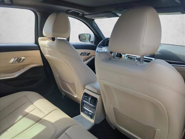 Used 2020 BMW 330i Sedan w/ Convenience Package image 17