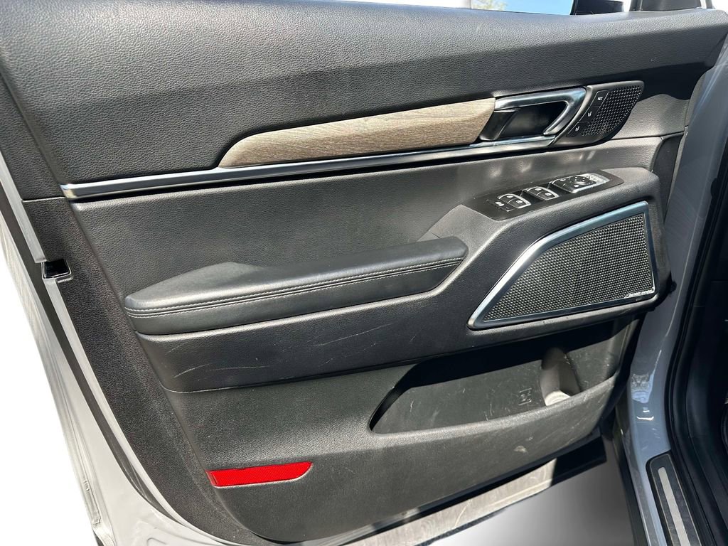 Used 2022 Kia Telluride SX w/ Nightfall Edition Package AWD/4WD image 48