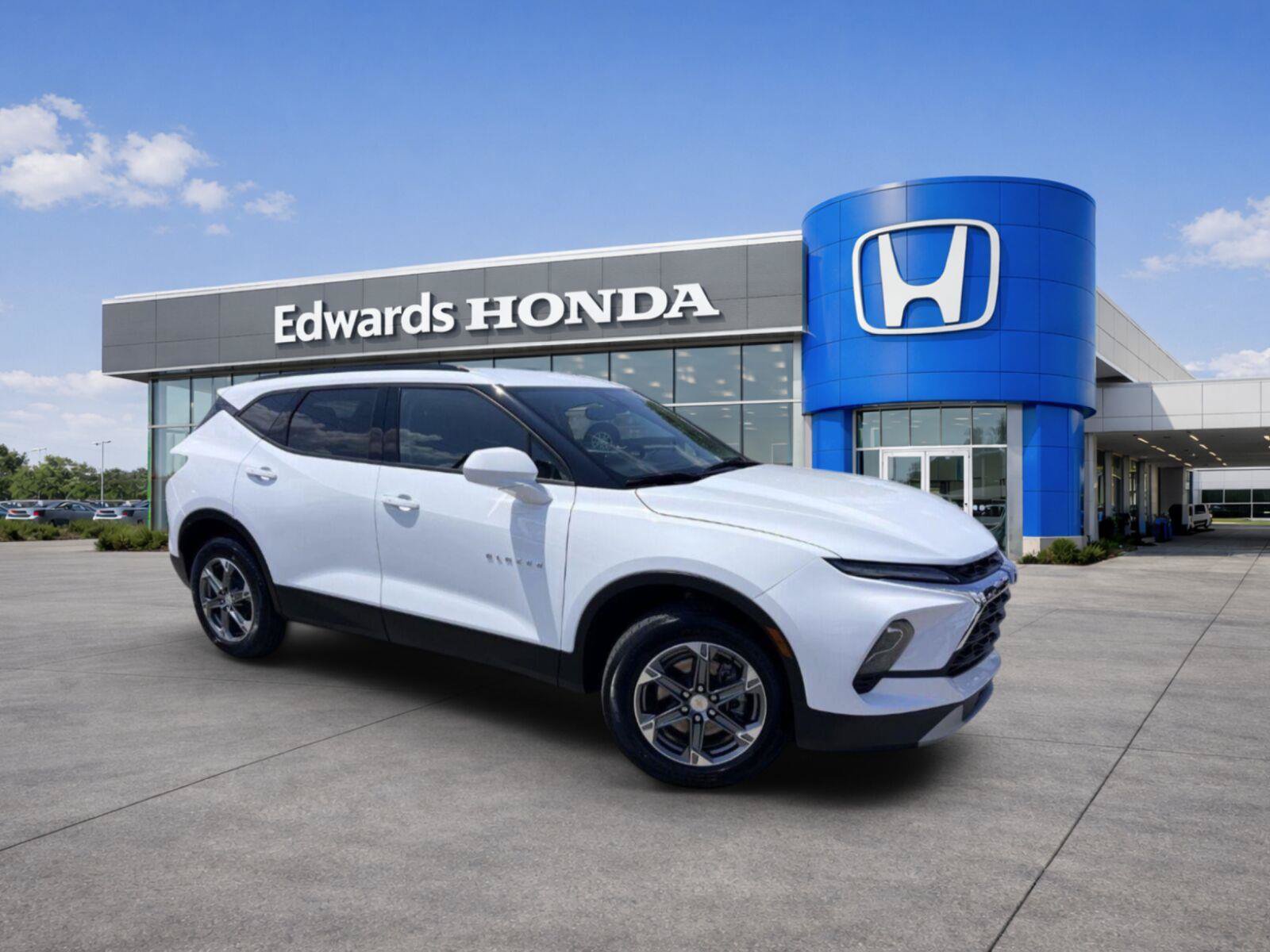 Used 2024 Chevrolet Blazer LT w/ Convenience Package FWD image 1
