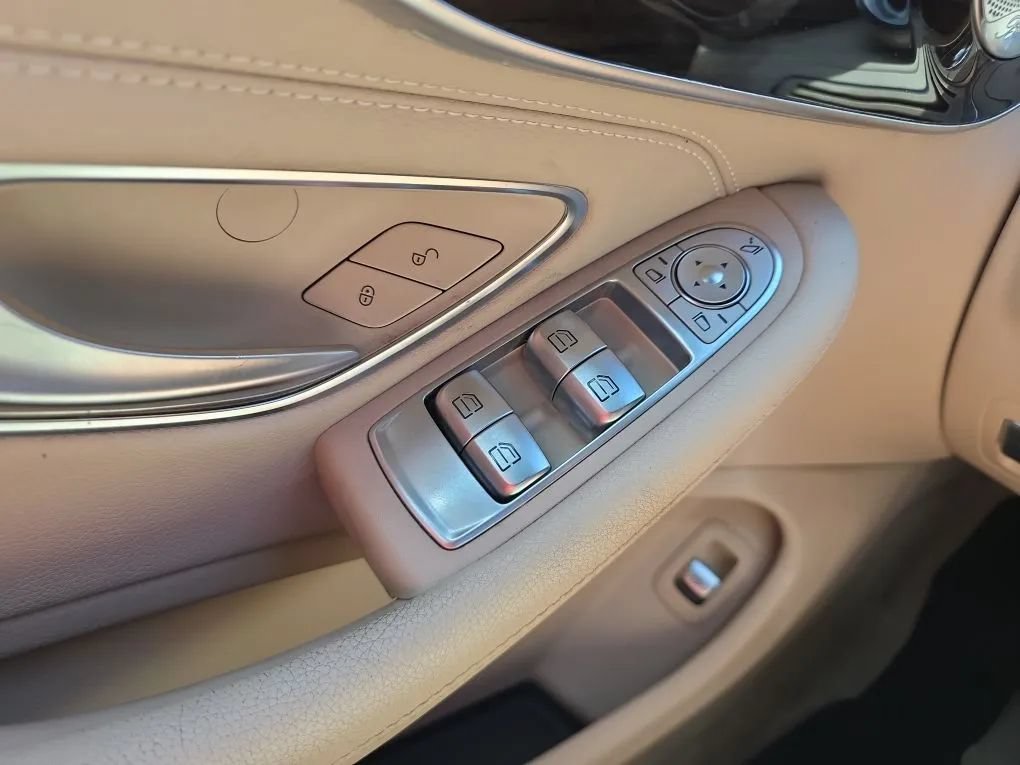 Used 2017 Mercedes-Benz C 300 4MATIC Cabriolet image 22
