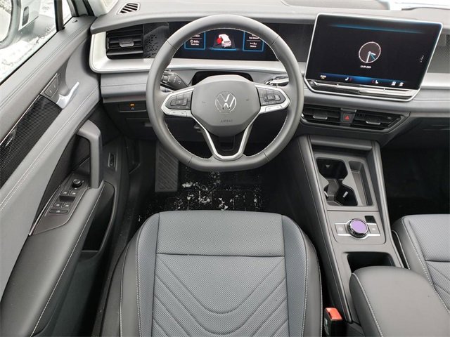 New 2025 Volkswagen Tiguan SE image 10
