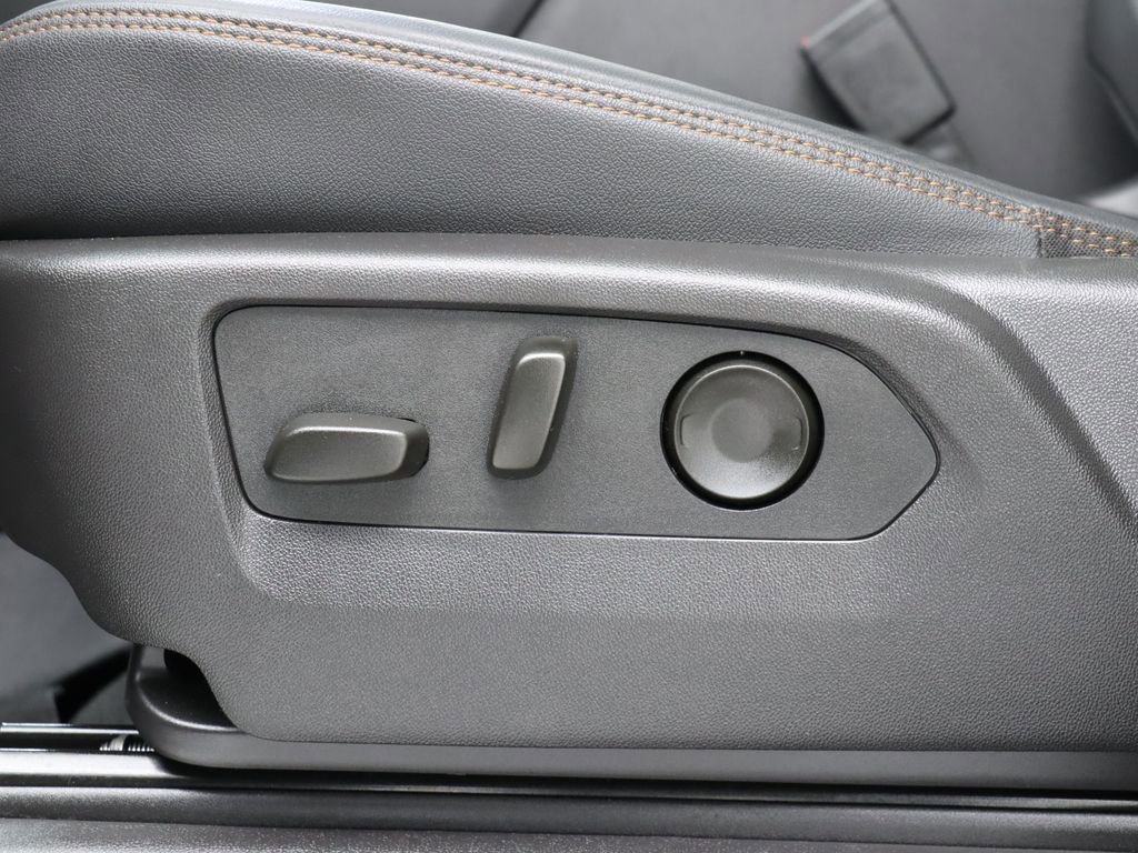 Used 2025 GMC Sierra 1500 AT4 w/ AT4 Premium Package image 22