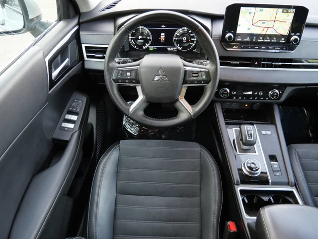Used 2024 Mitsubishi Outlander SE AWD/4WD image 12