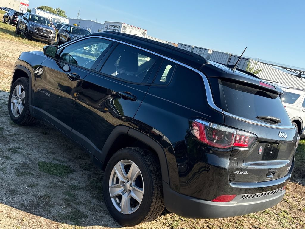 Used 2022 Jeep Compass Latitude w/ Sun and Sound Group AWD/4WD image 18