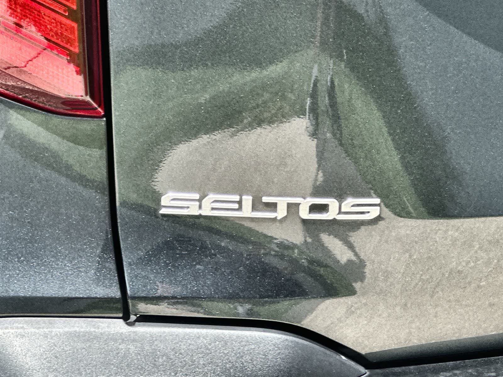 Used 2024 Kia Seltos EX FWD image 15