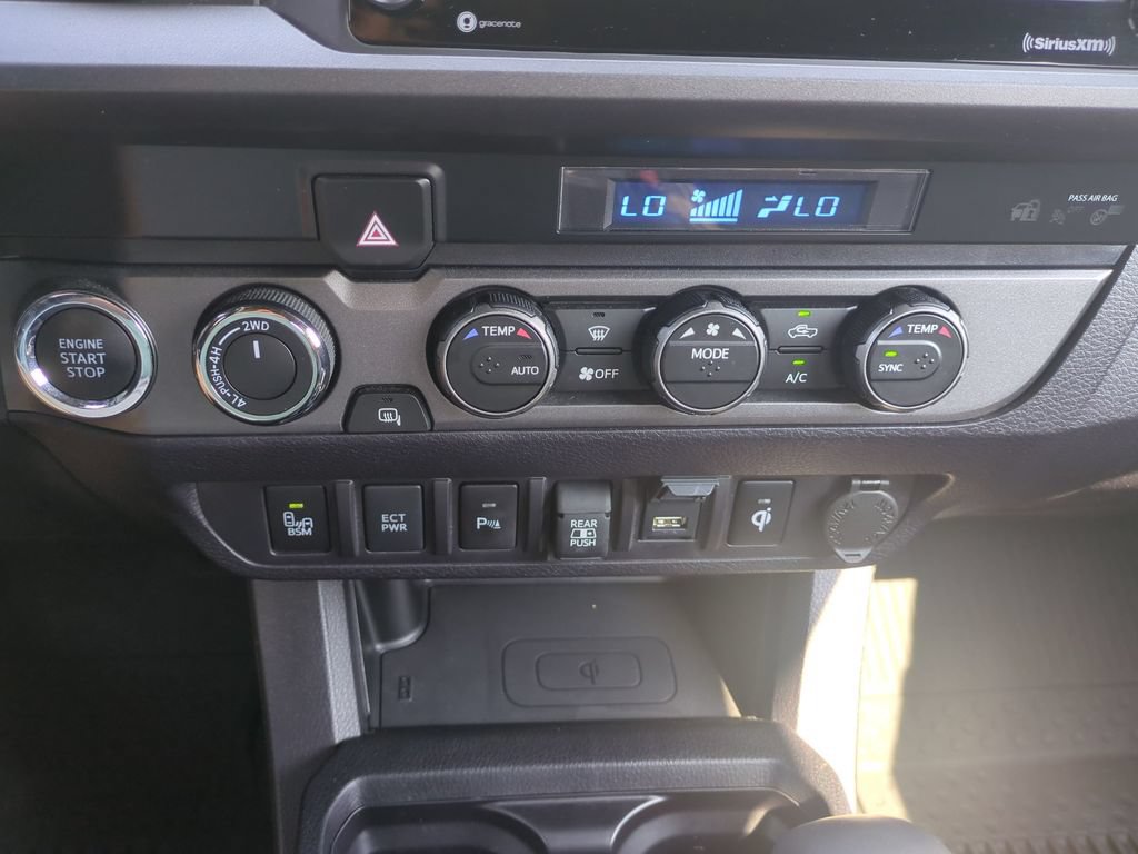 Used 2021 Toyota Tacoma TRD Sport w/ Technology Package AWD/4WD image 25