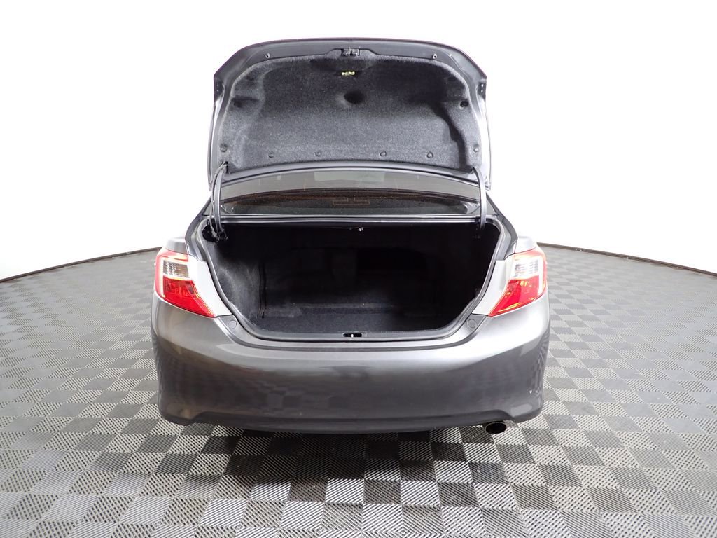 Used 2012 Toyota Camry XLE FWD image 15