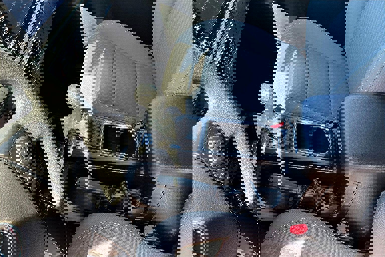 Used 2021 Toyota Tacoma SR image 15