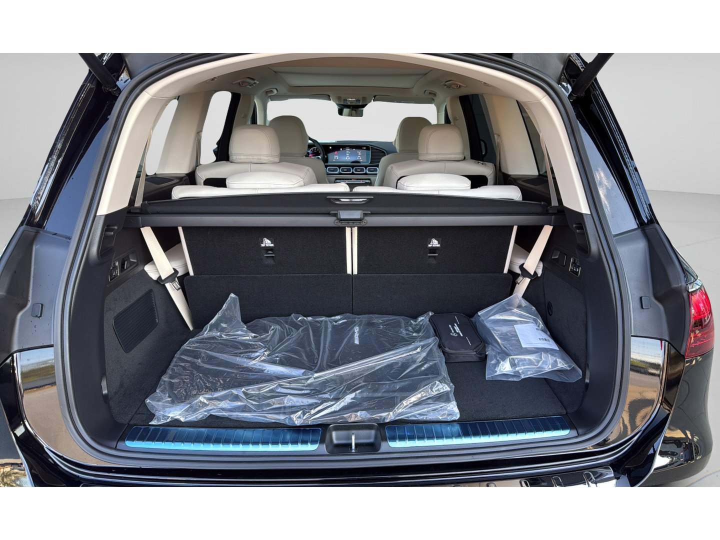 Certified 2026 Mercedes-Benz GLS 450 4MATIC image 9