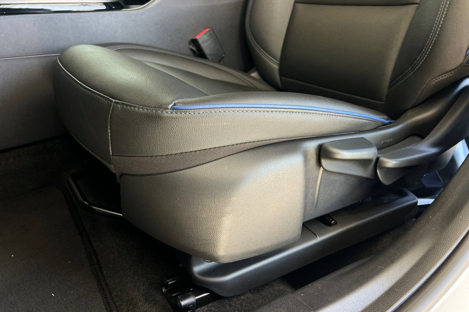 Used 2025 Buick Envista Sport Touring FWD image 14
