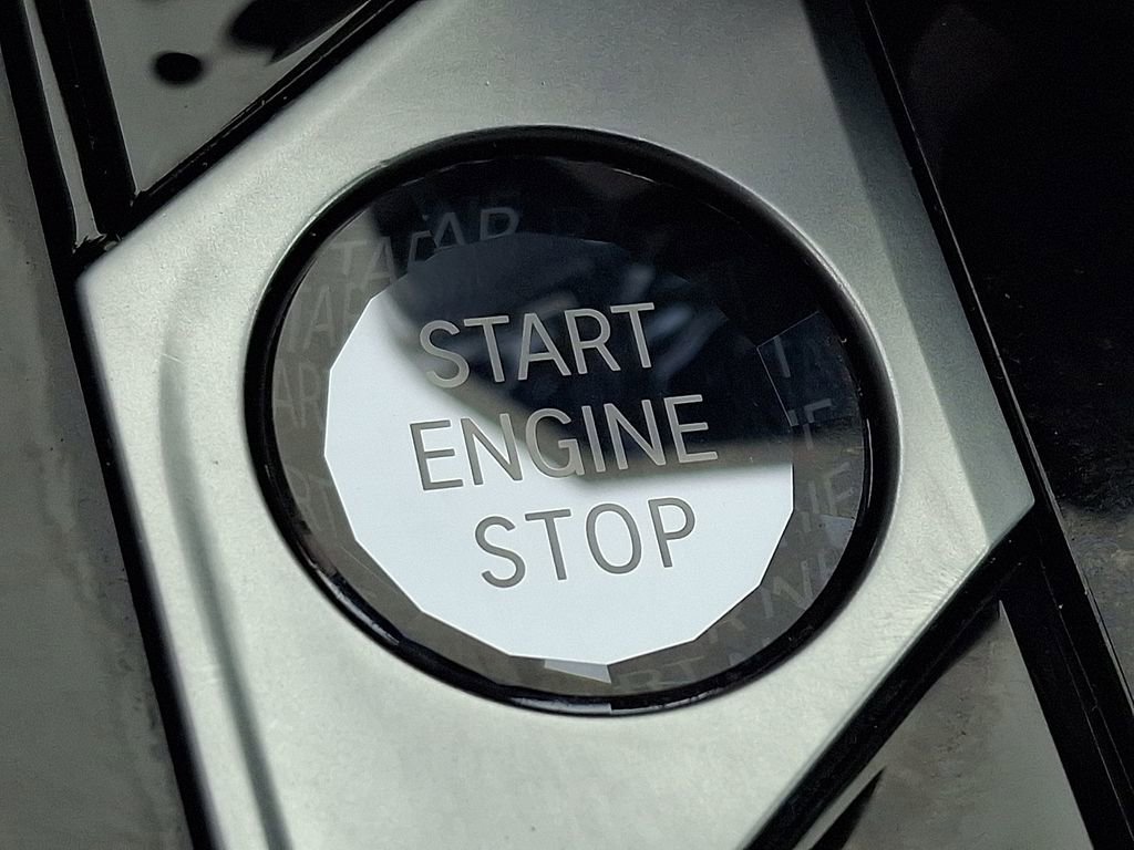 Used 2021 BMW X5 M50i w/ Executive Package image 26