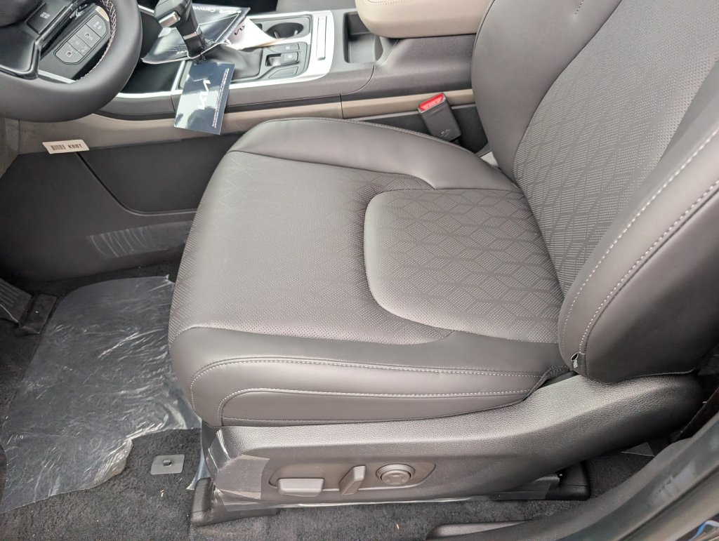 New 2027 Kia Carnival FWD image 18