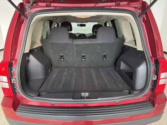 Used 2016 Jeep Patriot Latitude image 29