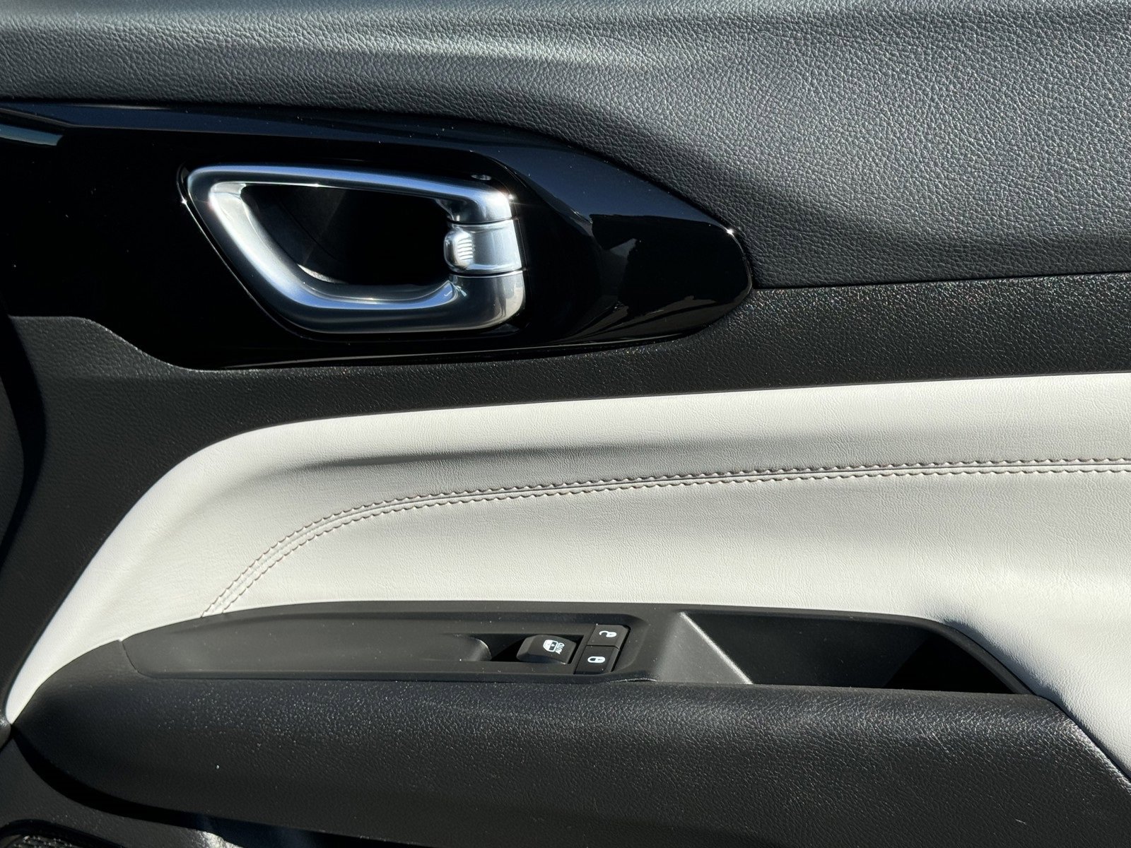 Used 2022 Jeep Compass Limited image 8