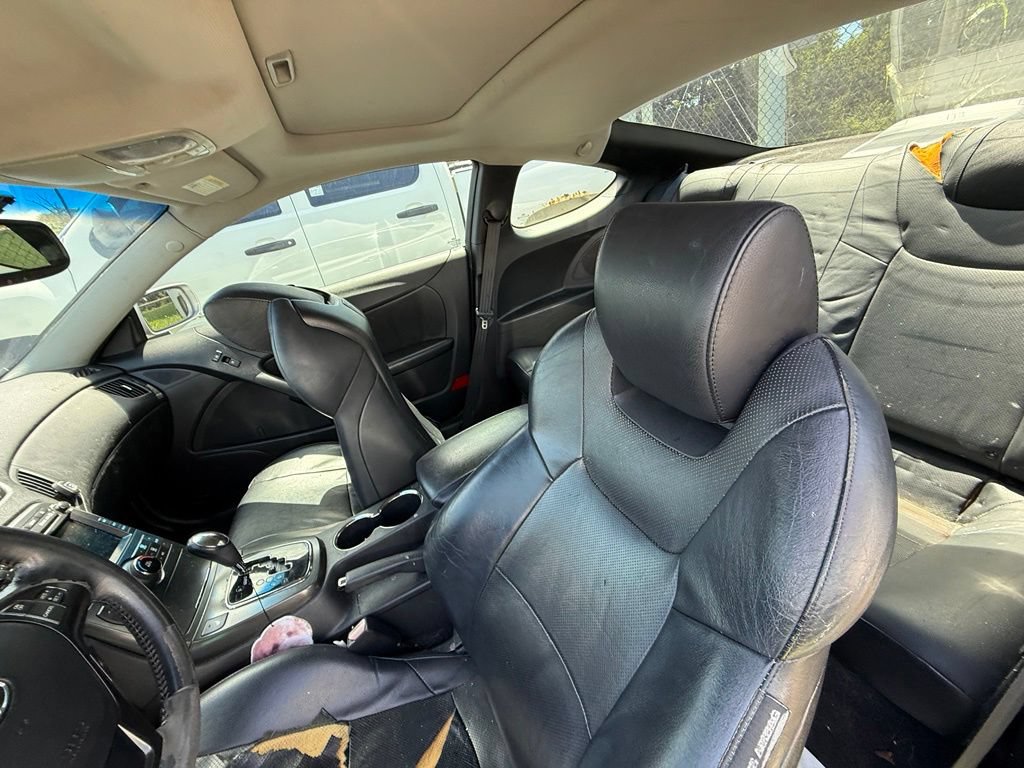 Used 2011 Hyundai Genesis 3.8 RWD image 11