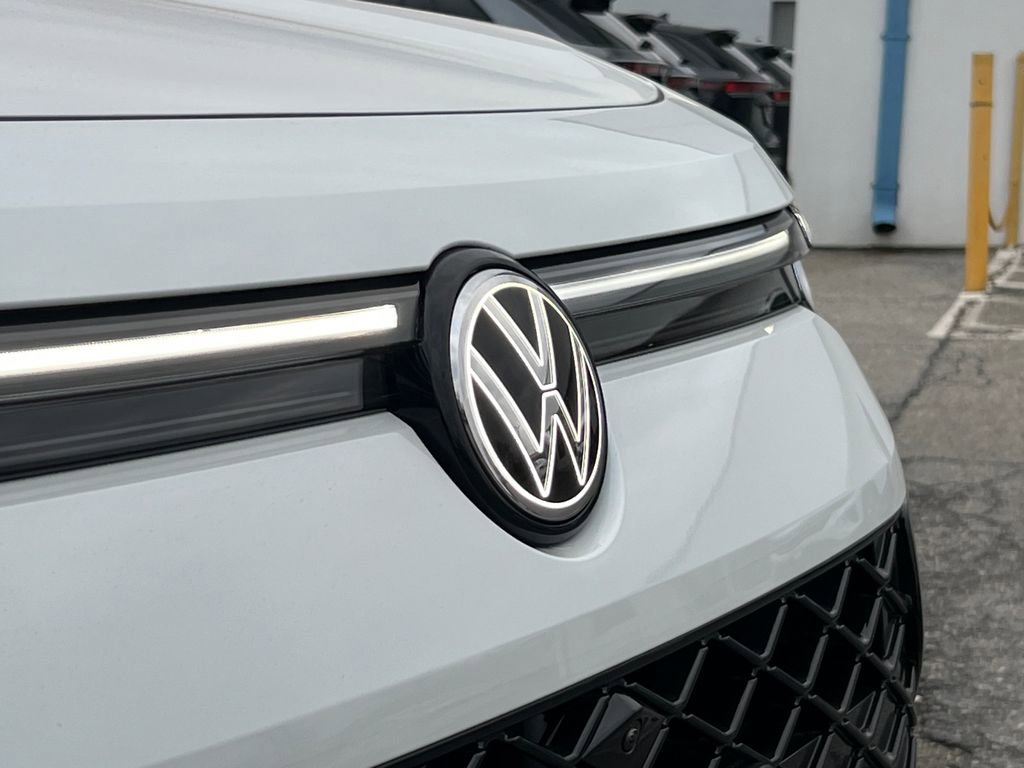 New 2026 Volkswagen Tiguan SEL R-Line image 7